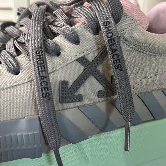 Off-White Vulc low Women Sneakers… - Picture 11 of 13